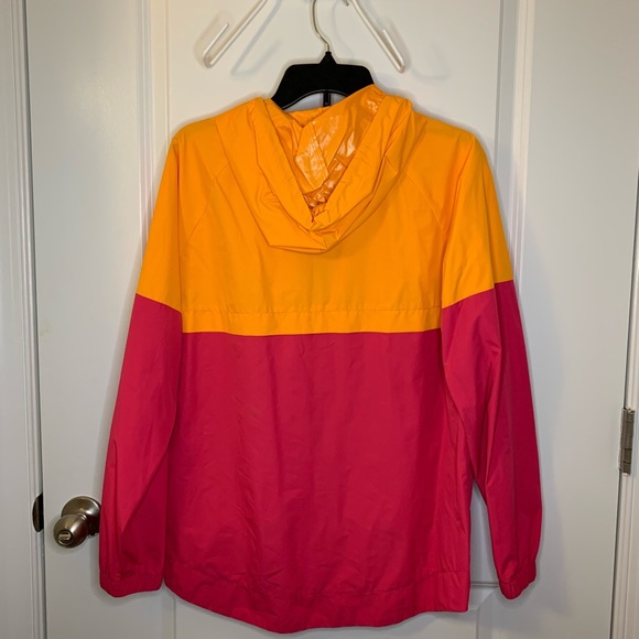 FILA 💚 Super Cute Hooded Windbreaker Woman’s Size Large Red and Orange - Picture 5 of 5